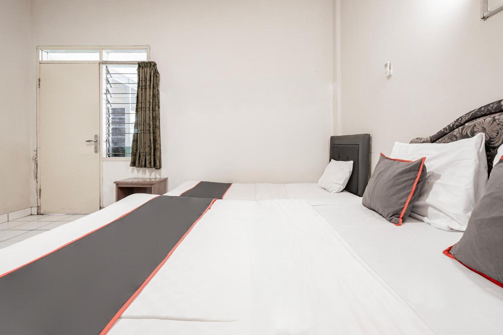Collection O Hotel Sanira Bandung Zewnętrze zdjęcie